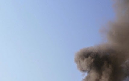 Τυλίχθηκε στις φλόγες κατάστημα ρούχων στην Ξάνθη [video] - Φωτογραφία 1