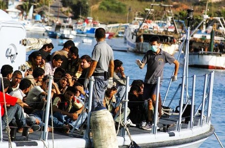 Εγκαταλείπουν άρον-άρον την Ελλάδα οι οικονομικοί μετανάστες... - Φωτογραφία 1