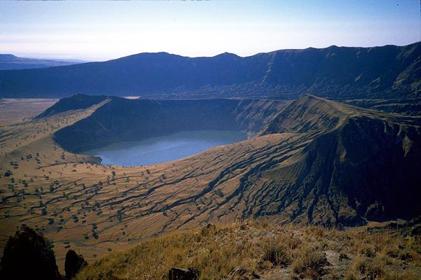 Οι 15 ωραιότερες ηφαιστειακές λίμνες στον κόσμο! [photos] - Φωτογραφία 10