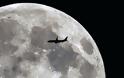 Αεροπλάνα πετάνε μπροστά από τον ήλιο και το φεγγάρι... Δείτε τις εκπληκτικές φωτογραφίες! [photos] - Φωτογραφία 6