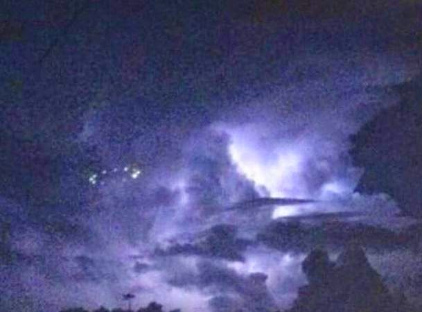 UFO πάνω από τον ουρανό του Houston; - Φωτογραφία 1