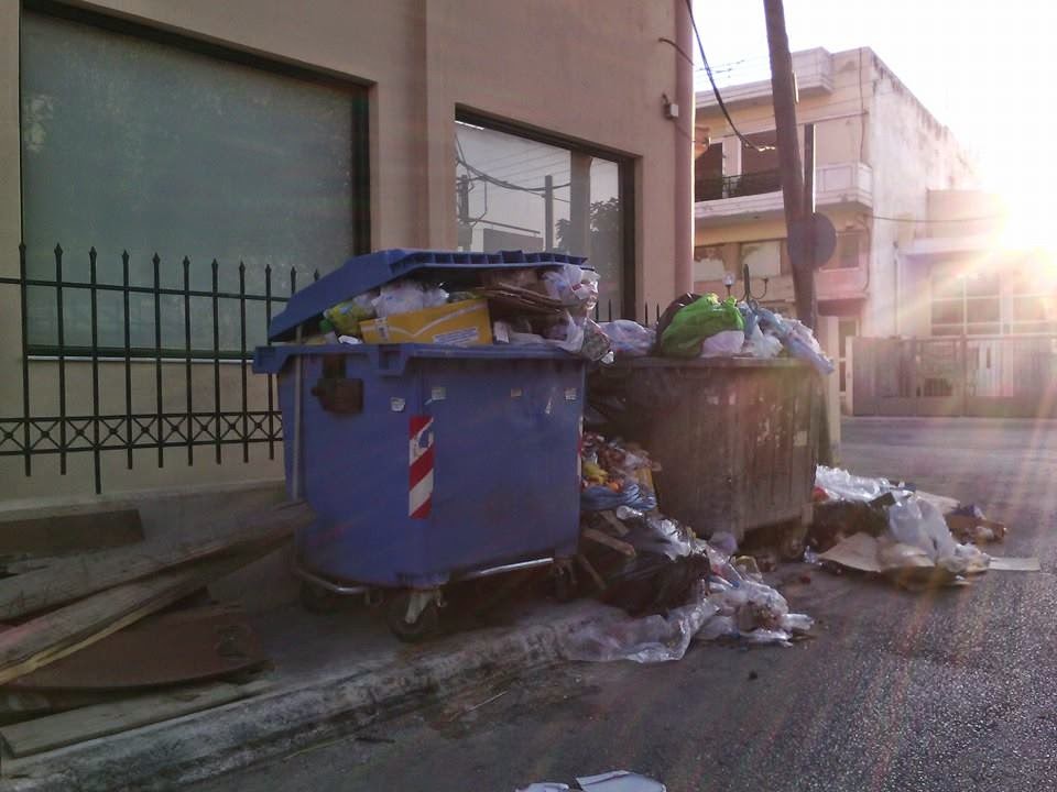 Παραμένουν τα Σκουπίδια στο Ζεφύρι - Φωτογραφία 1
