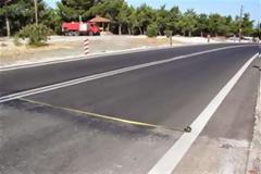 ΣΥΓΛΟΝΙΣΤΙΚΕΣ ΦΩΤΟΓΡΑΦΙΕΣ: Θρήνος για το χαμό της στη μέση του δρόμου! [photos]