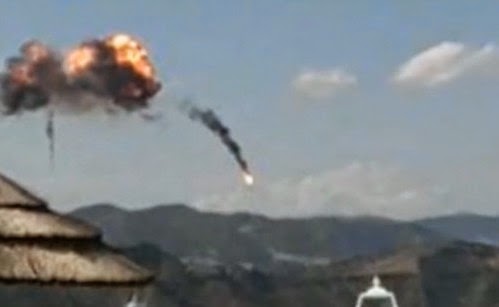 Ιταλία: Δείτε τη στιγμή της σύγκρουσης δύο μαχητικών αεροσκαφών στον αέρα.. [video+photos] - Φωτογραφία 1