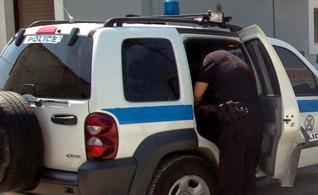 Συνελήφθη Αλβανός που προσπάθησε να περάσει κινητά στις φυλακές Λάρισας - Φωτογραφία 1