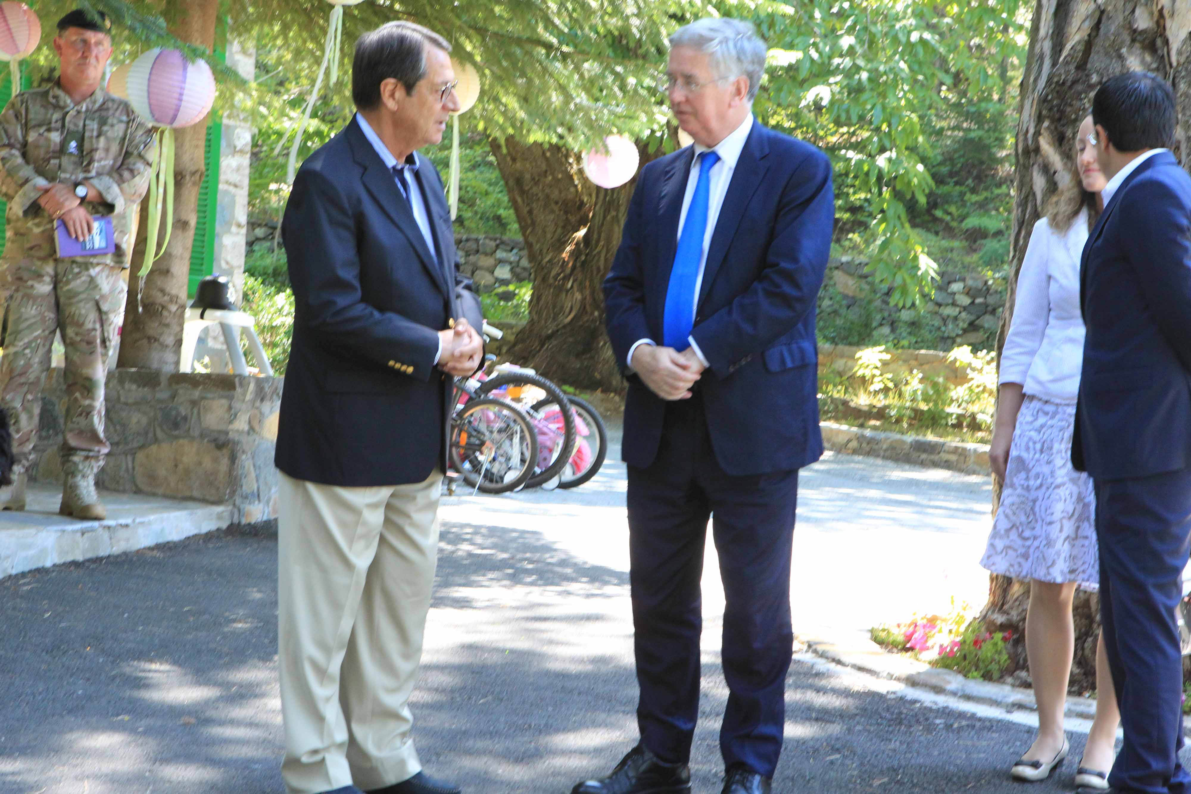Κύπρος: Η επίσκεψη του Βρετανού Υπουργού Άμυνας - Φωτογραφία 1