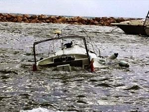 Βυθίστηκε σκάφος στα Χανιά - Περιπέτεια για πέντε επιβαίνοντες - Φωτογραφία 1