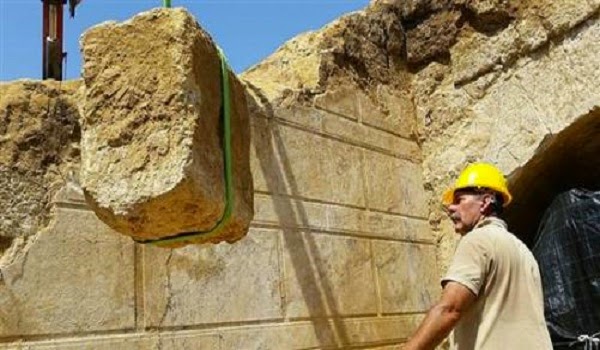 Άφωνοι οι αρχαιολόγοι με τον τάφο της Αμφίπολης! - Φωτογραφία 1