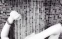 Η Νάντια Μπουλέ γυμνή στο ντους του σπιτιού της - Φωτογραφία 2