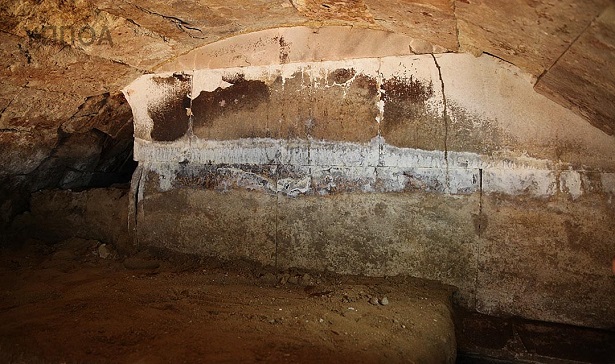 Αμφίπολη: Στον προθάλαμο του τάφου οι αρχαιολόγοι, μια ανάσα από το εσωτερικό (φωτογραφίες) - Φωτογραφία 4