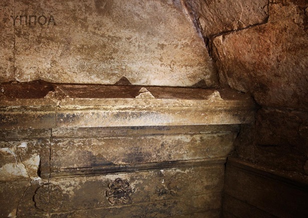Αμφίπολη: Στον προθάλαμο του τάφου οι αρχαιολόγοι, μια ανάσα από το εσωτερικό (φωτογραφίες) - Φωτογραφία 5