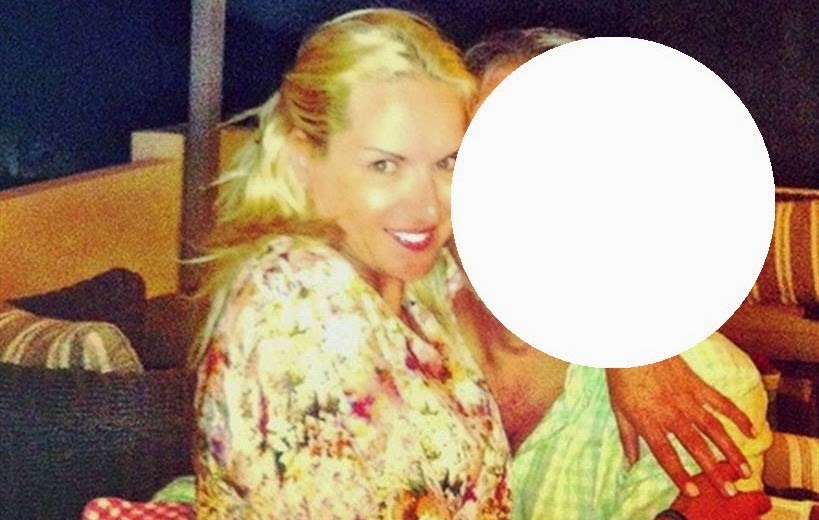 Με ποιο τηλεοπτικό πρόσωπο είναι αγκαλιά η Μαρία Μπεκατώρου στη Σύρο; [photo] - Φωτογραφία 1