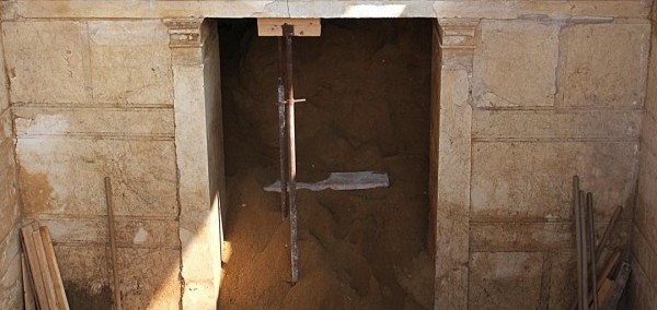 Μπήκαν άλλοι στον τάφο! Συναγερμός από στοιχεία που δείχνουν ότι ο τάφος της Αμφίπολης μπορεί έχει συληθεί από τυμβωρύχους [photos] - Φωτογραφία 4