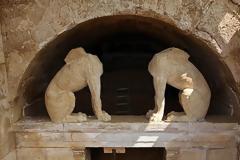 Αυτή είναι η πρωτότυπη σύνθεση της πρόσοψης του Ταφικού Μνημείου... [photo]