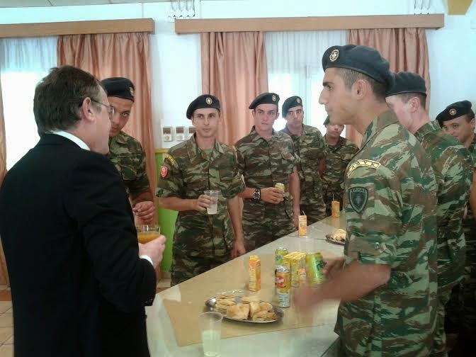 Επίσκεψη ΥΦΥΠΕΞ Άκη Γεροντόπουλου σε στρατόπεδο της ΕΛΔΥΚ και συνάντηση με υπουργό Εξωτερικών Κύπρου Ιωάννη Κασουλίδη - Φωτογραφία 2