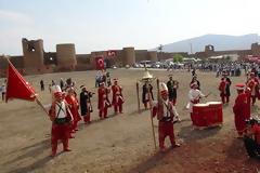 Οι Τούρκοι αναβιώνουν κάθε αιματηρή νίκη τους κατά χριστιανών