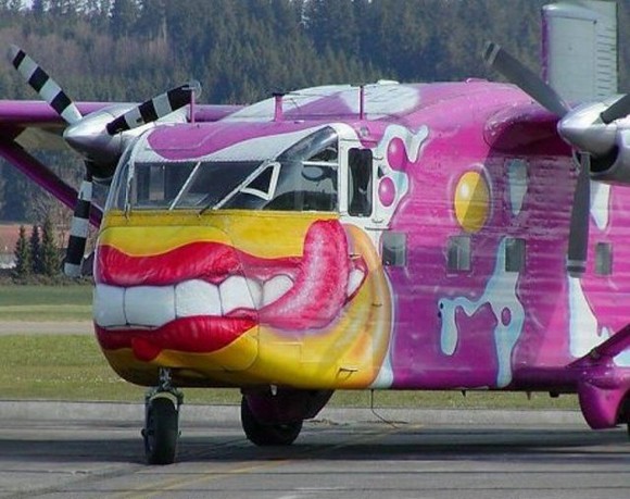Αυτά είναι τα πολύχρωμα αεροπλάνα... Σίγουρα θα θέλατε να ταξιδέψετε με ένα από αυτά! [photos] - Φωτογραφία 3