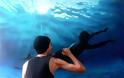 Κολυμβητές σε υπερρεαλιστικούς πίνακες ζωγραφικής... [photos] - Φωτογραφία 7