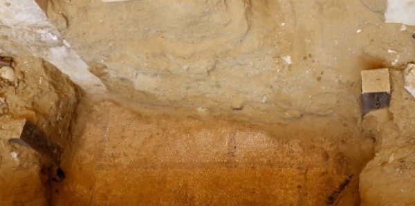 “Σημαντικό πρόσωπο” στον τάφο της Αμφίπολης – Εντυπωσιακά τα ευρήματα - Νέες ΦΩΤΟ μέσα από τον τύμβο - Φωτογραφία 2