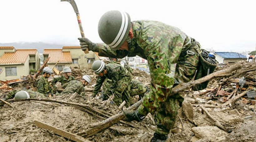 70 νεκροί και 18 αγνοούμενοι από τις φονικές κατολισθήσεις στη Χιροσίμα - Φωτογραφία 1