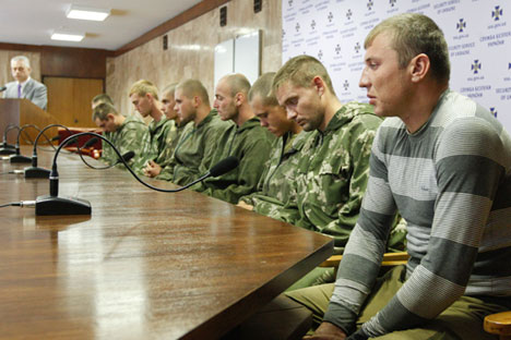 Πούτιν: «Εκατοντάδες Ουκρανοί στρατιωτικοί πέρασαν τα σύνορά μας, αλλά δεν το κάναμε θέμα» - Φωτογραφία 1