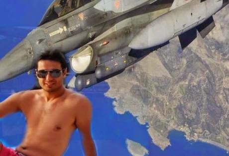 Έτσι απέτρεψε την πτώση του A-7Ε Corsair: Αυτός είναι ο ηρωικός πιλότος - Φωτογραφία 1