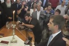 Ορκωμοσία Μπακογιάννη: Ενταση, χαμόγελα και ευχές [video + photos]