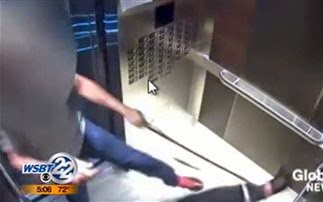 Σάλος από άντρα που κλωτσάει σκύλο σε ασανσέρ [video] - Φωτογραφία 1