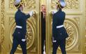 Ο Πούτιν καλεί τα ουκρανικά στρατεύματα να αποχωρήσουν