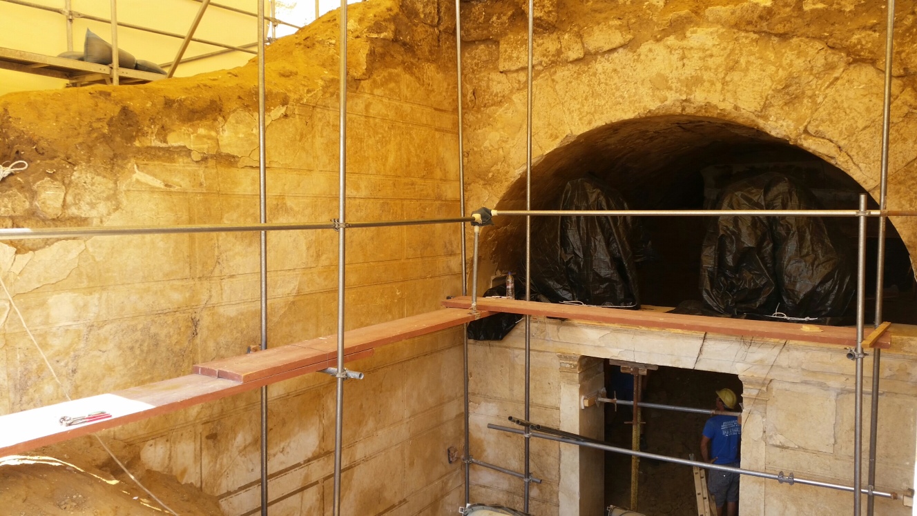 Δείτε νέες εντυπωσιακές εικόνες από τον τάφο της Αμφίπολης - Φωτογραφία 10