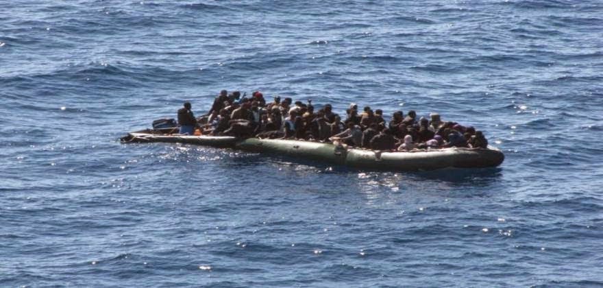 Χαοτική η κατάσταση στο Αιγαίο: Αρματαγωγά συλλέγουν διαρκώς λαθρομετανάστες - Φωτογραφία 1