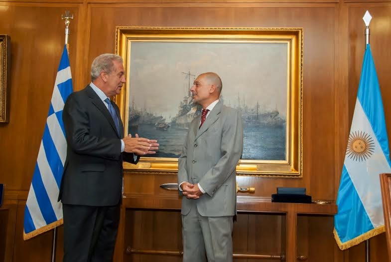 Συνάντηση ΥΕΘΑ Δημήτρη Αβραμόπουλου με τον Πρέσβη της Αργεντινής - Φωτογραφία 2