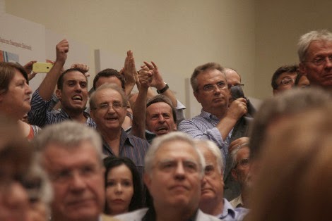 Μεγάλη ένταση στο Ζάππειο: Είπαν «προδότη» τον Βενιζέλο στην ομιλία Παπανδρέου - Φωτογραφία 3