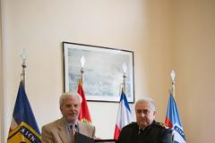 Ο ΑΓΙΟΣ ΤΗΣ ΠΟΛΙΤΙΚΗΣ ΣΤΗ ΣΧΟΛΗ ΕΘΝΙΚΗΣ ΑΜΥΝΑΣ (βίντεο)