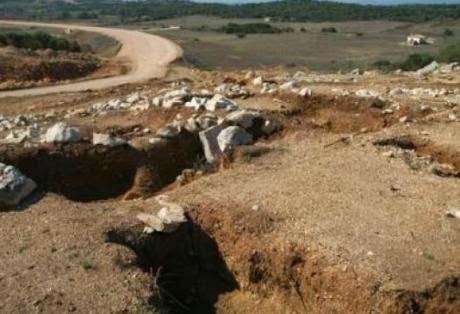 Αρχαιολογικά ευρήματα στην Παλιοβούνα φρενάρουν την Ιόνια Οδό - Φωτογραφία 1