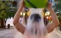 Αγρίνιο: Έκανε ice bucket challenge στην πλατεία Δημοκρατίας!
