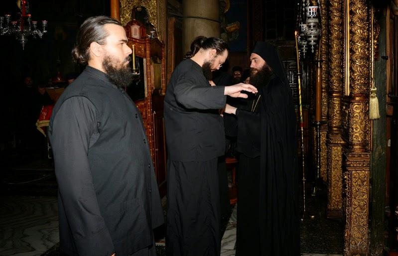 5223 - Τον περασμένο Ιούλιο εκάρη Μοναχός ο Αθανάσιος Χιλιανδαρινός. Φωτογραφίες από την κουρά του - Φωτογραφία 8