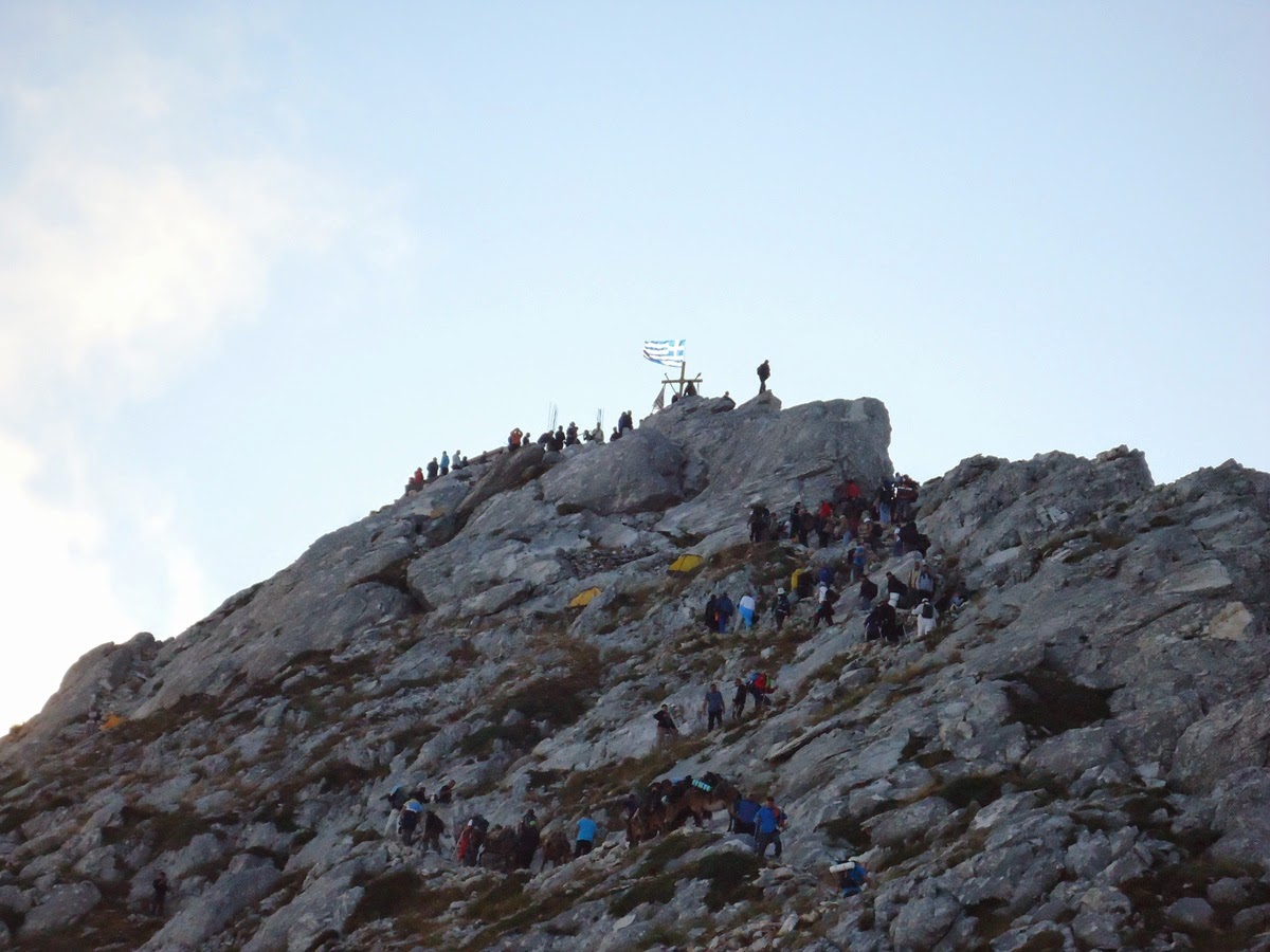 5225 - Φωτογραφίες και βίντεο από την φετινή ανάβαση στην κορυφή του Άθω για την εορτή της Μεταμόρφωσης του Σωτήρος - Φωτογραφία 2