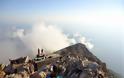 5225 - Φωτογραφίες και βίντεο από την φετινή ανάβαση στην κορυφή του Άθω για την εορτή της Μεταμόρφωσης του Σωτήρος - Φωτογραφία 7