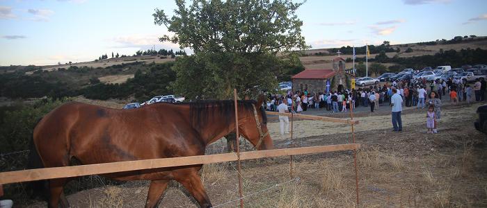 Έκτισαν Εκκλησία εκεί που σκοτώθηκε το παιδί τους... [photos] - Φωτογραφία 12