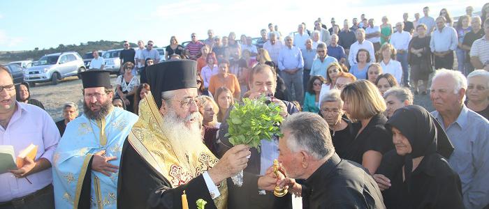 Έκτισαν Εκκλησία εκεί που σκοτώθηκε το παιδί τους... [photos] - Φωτογραφία 7