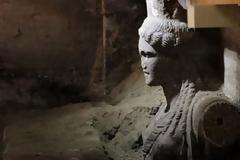 ΑΜΦΙΠΟΛΗ: ΔΥΟ ΕΞΑΙΡΕΤΙΚΗΣ ΤΕΧΝΗΣ ΚΑΡΥΑΤΙΔΕΣ ΕΦΕΡΕ ΣΤΟ ΦΩΣ Η ΕΡΕΥΝΑ
