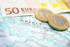 ΕΝΝΕΑ ΙΣΧΥΡΕΣ ΑΒΕΒΑΙΟΤΗΤΕΣ ΑΠΕΙΛΟΥΝ ΝΑ ΕΚΤΡΟΧΙΑΣΟΥΝ ΤΟ ΕΛΛΗΝΙΚΟ ΧΡΕΟΣ