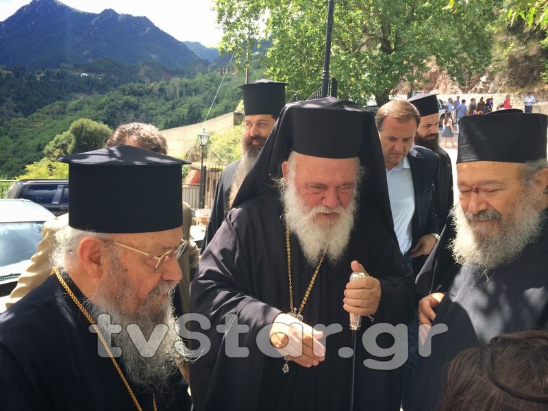 Σε βάφτιση στον Προυσσό, ο αρχιεπίσκοπος Ιερώνυμος [photos] - Φωτογραφία 7