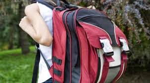 Οι κίνδυνοι του βάρους της σχολικής τσάντας  και πώς να τους αποφύγετε - Φωτογραφία 1