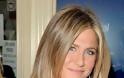 Jennifer Aniston: “Απάντησε” στο γάμο των Brangelina με see-through εμφάνιση