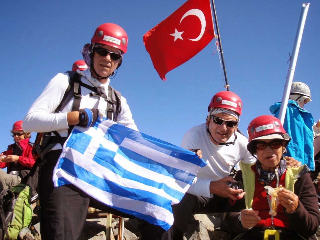 Αξιωματικός κατακτά τις Ποντιακές Άλπες και υψώνει την Σημαία μας στην Κορυφή της Τουρκίας! - Φωτογραφία 1