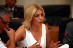Καραμανλή: Πείτε στον Χαρδούβελη να πάει να γα...
