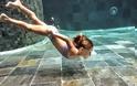 Δείτε την 4χρονη γοργόνα που κολυμπάει σαν δελφίνι και ΣΑΡΩΝΕΙ στο διαδίκτυο!!! (ΒΙΝΤΕΟ)
