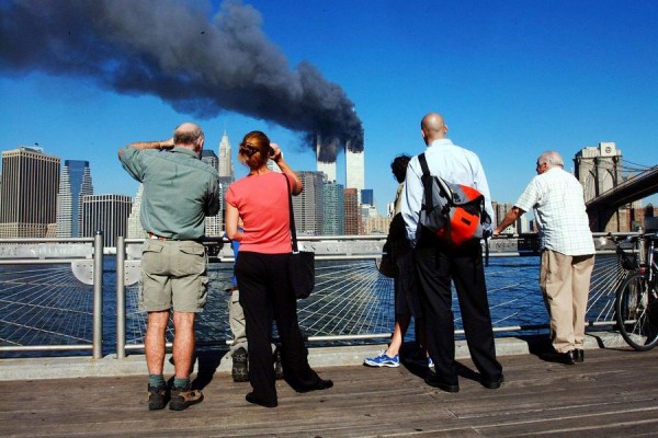 11η Σεπτεμβρίου: Πέρασαν 13 χρόνια από την ημέρα που σόκαρε τον κόσμο - Η στιγμή της κατάρρευσης των Δίδυμων Πύργων [photos] - Φωτογραφία 12